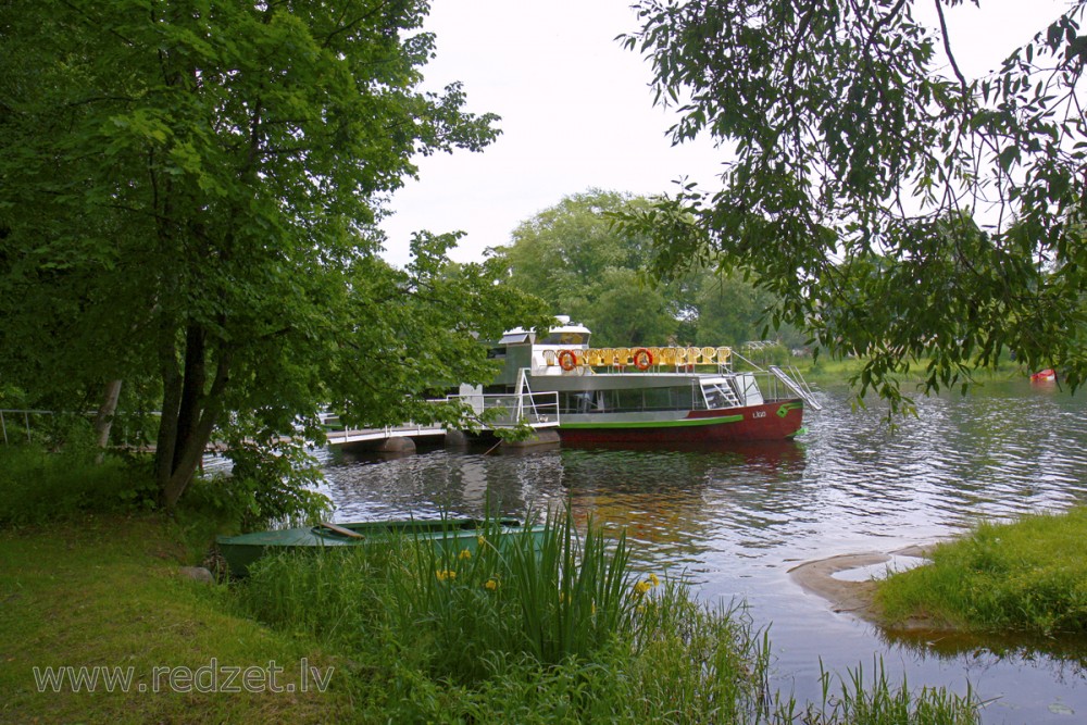 Kuģis „Līgo” Lielvārdē