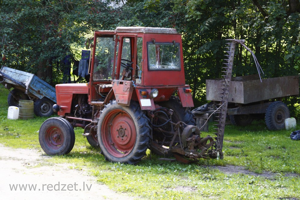 Traktors Vladimirec T-25