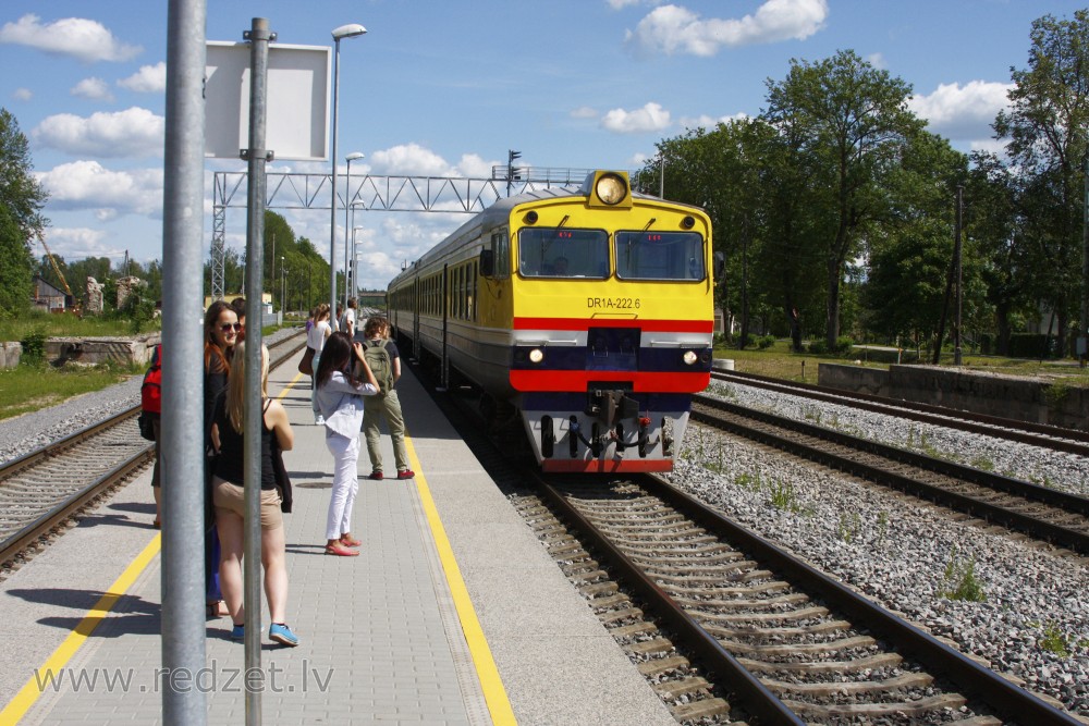 Pasažieru dīzeļvilciena pienākšana Koknesē