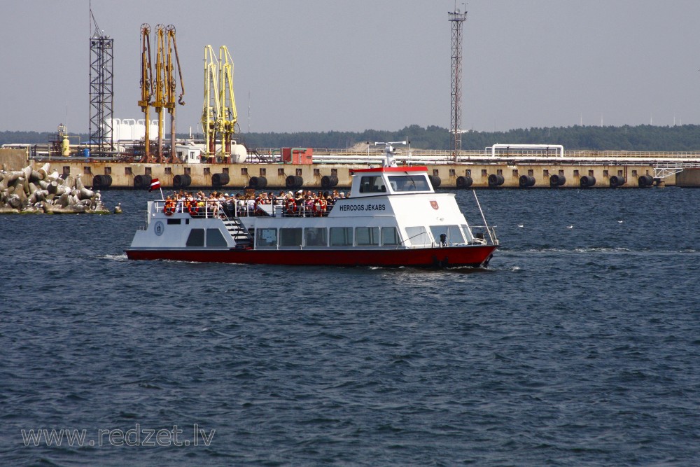 Riverboat "Hercogs Jēkabs” in tour by the River Venta