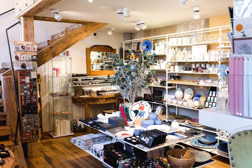 Latvijas mākslinieku radīti rokdarbi, Kuldīga