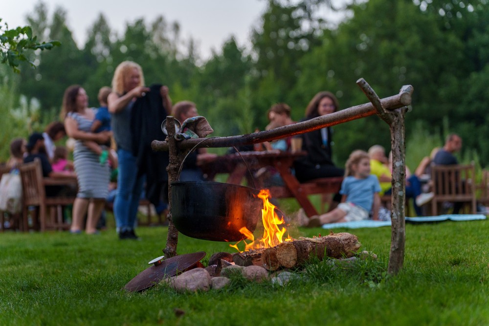 Ēdināšanas un piknika vieta, Meža dizaina dārzs