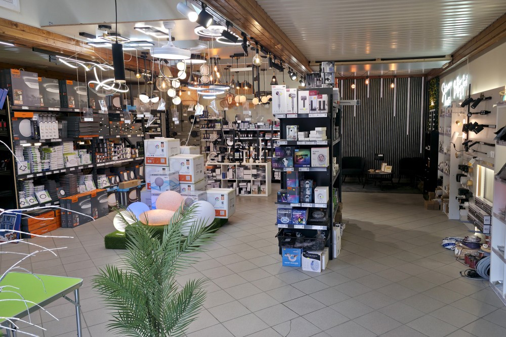 LED apgaismojums un moderni gaismekļi mājai un birojam, Kurzeme