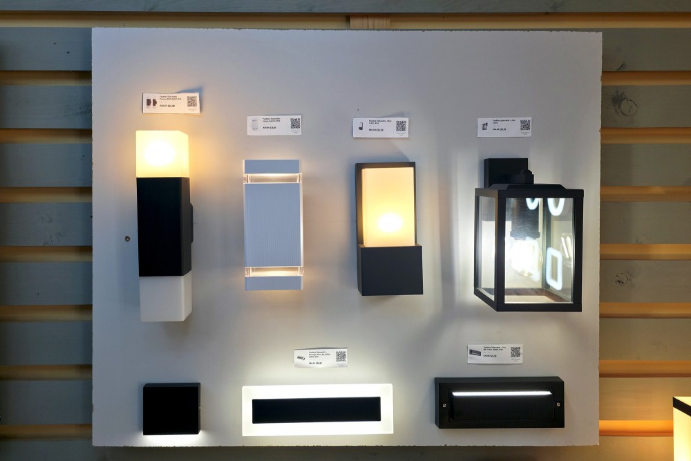 Mūsdienīgi LED sienas un fasādes gaismekļi Talsos – Ledveikals.lv