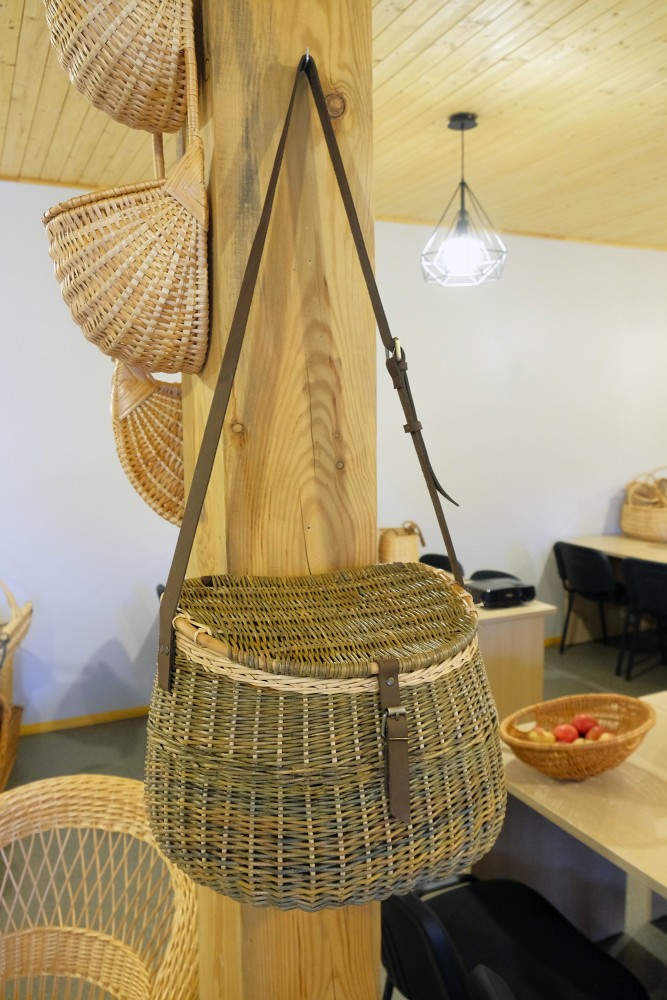 Rokām darināti pinumi Tukums