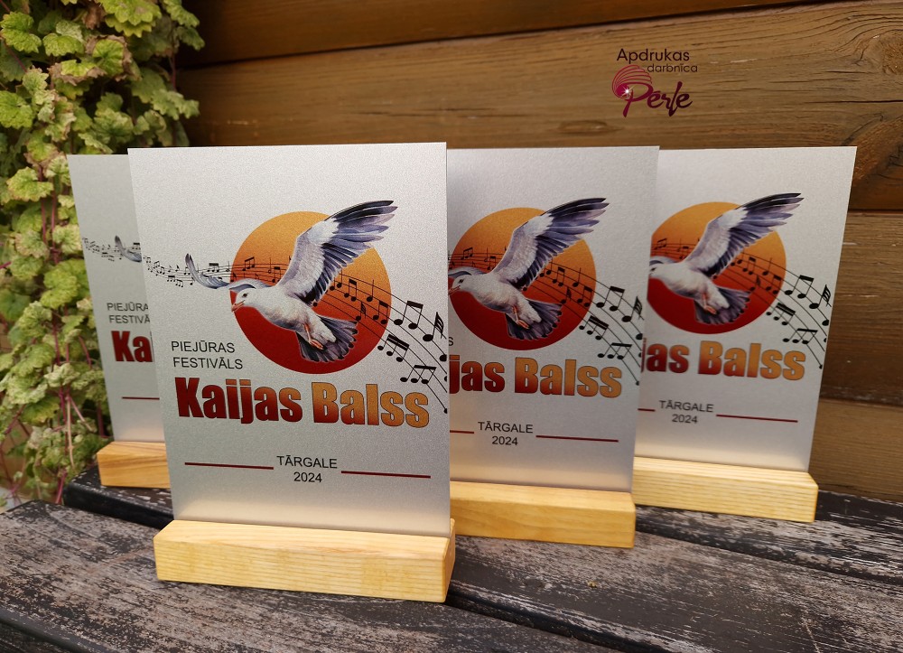 Personalizētas plāksnes statīvā, apbalvojumi