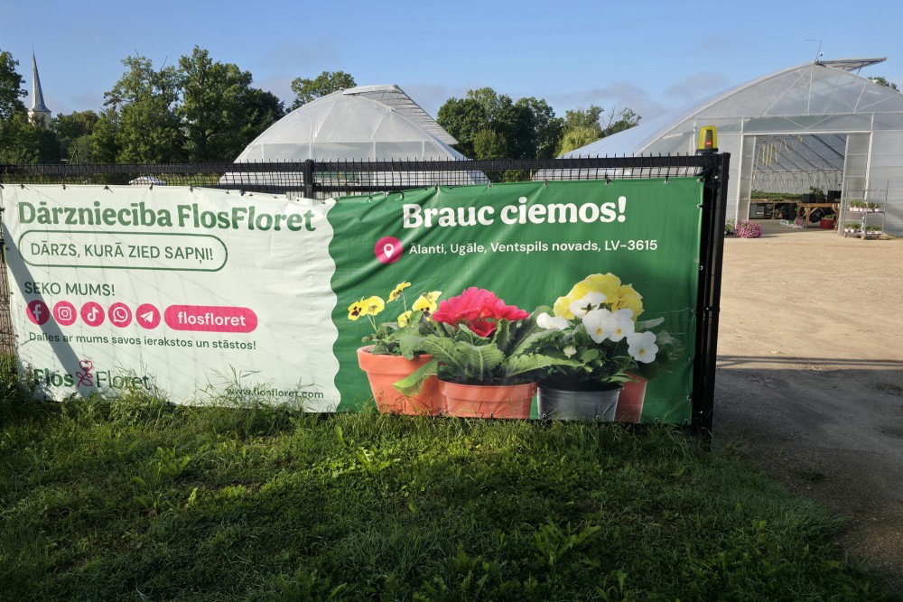 Dārzniecības FlosFloret informatīvais stends un iebrauktuve