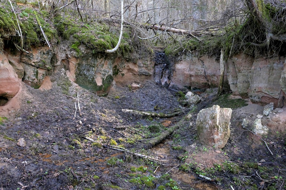 Mazrenda Outcrops