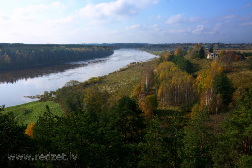 Skats uz Daugavu no Vasargelišķu skatu torņa