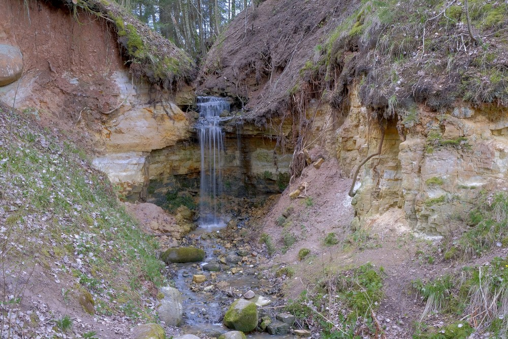 Omiķi Ravine Waterfall