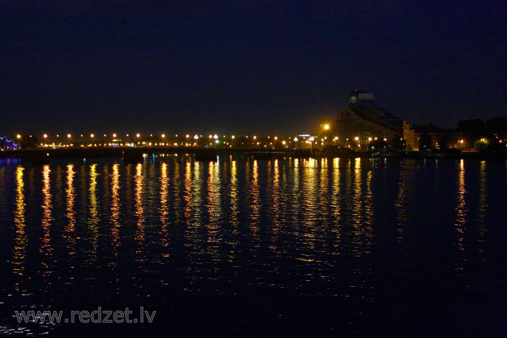 Rīga naktī