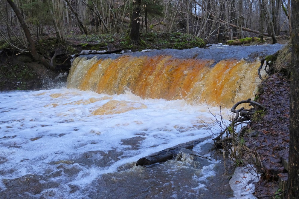 Ivande Lower Waterfall in the January Thaw