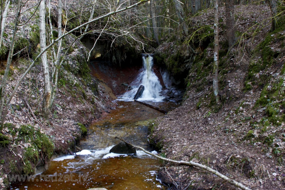 Zartapu Waterfall in Spring