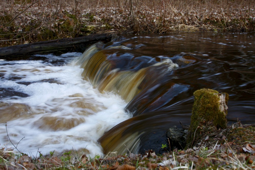 Neliels ūdenskritums aiz Īvandes apakšēja ūdenskrituma Neliels ūdenskritums aiz Īvandes apakšēja ūdenskrituma