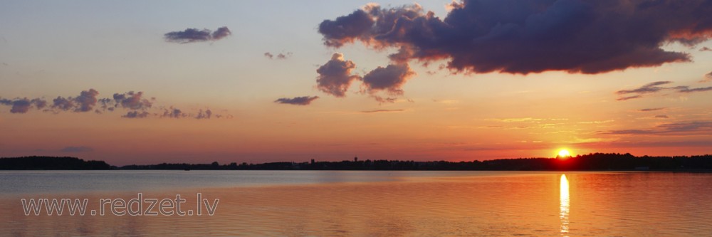 Saulriets Daugavā pie Ikšķiles