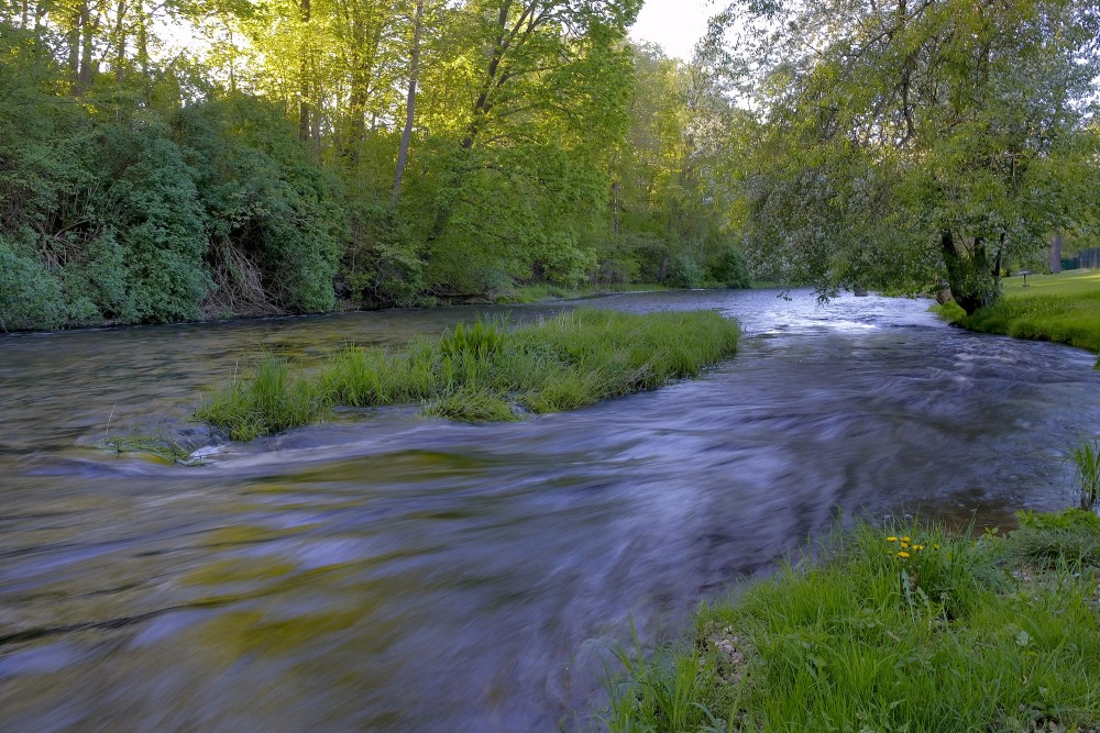 Iecavas upe tek cauri Iecavai