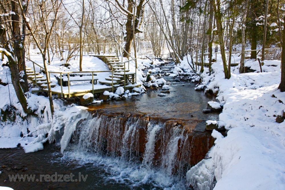 Grūbas trešais (Lielais) ūdenskritums