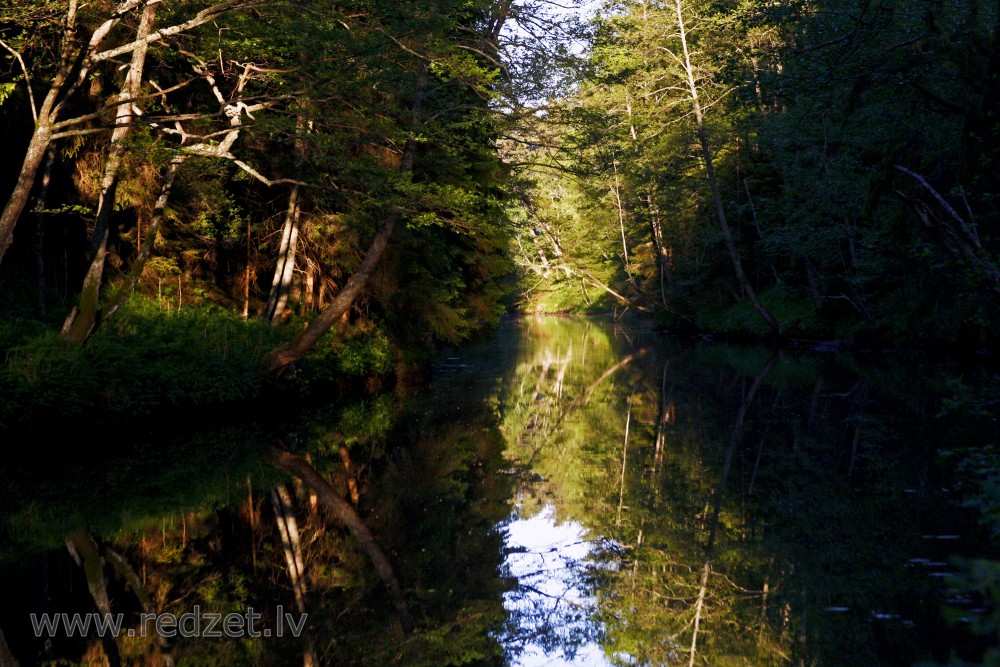 Rojas upe netālu pirms ietekas jūrā