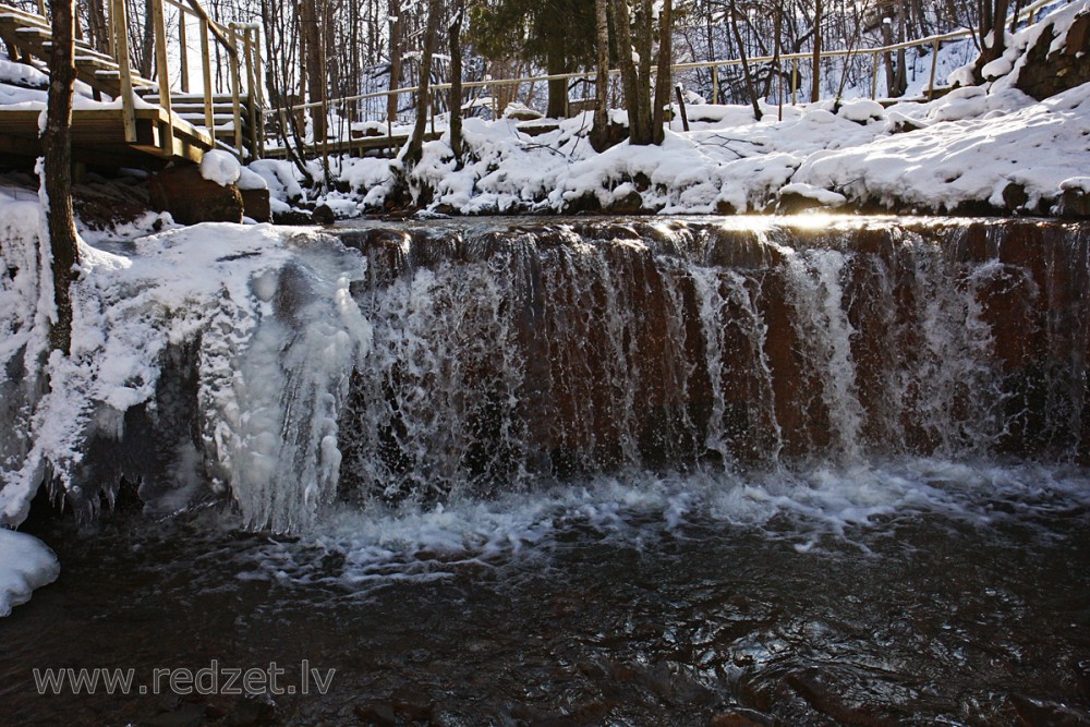 Grūbas trešais (Lielais) ūdenskritums