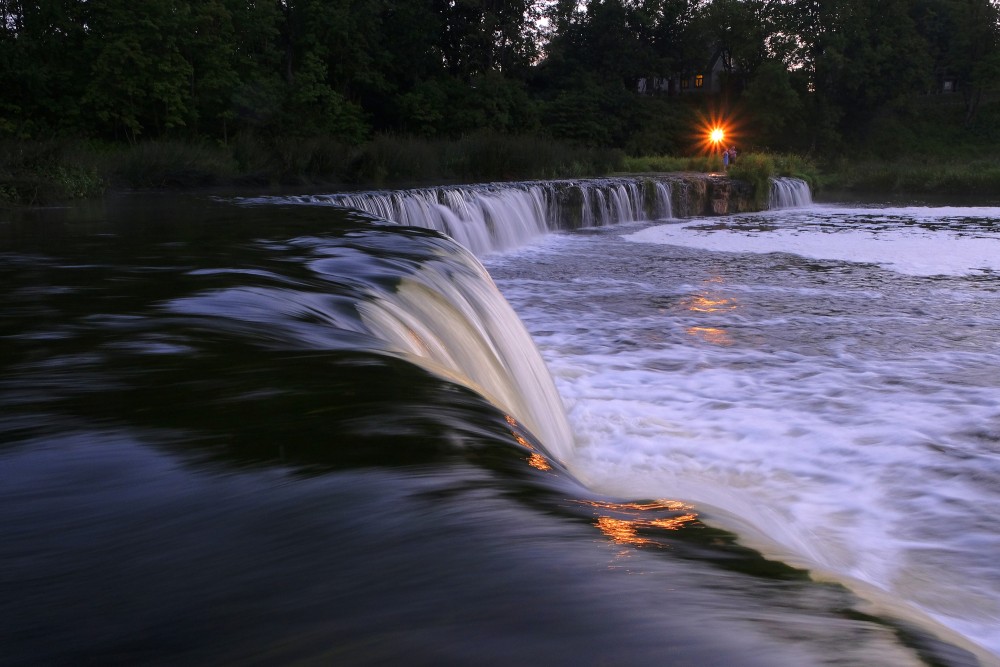 Venta Rapid at Night