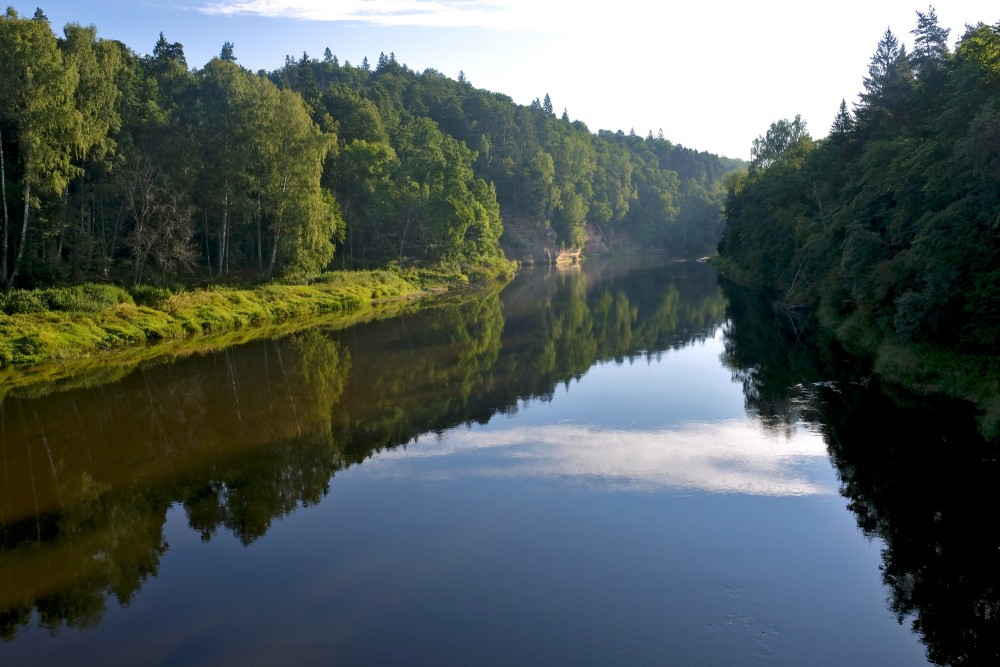 Gauja pie Velnalas klintīm