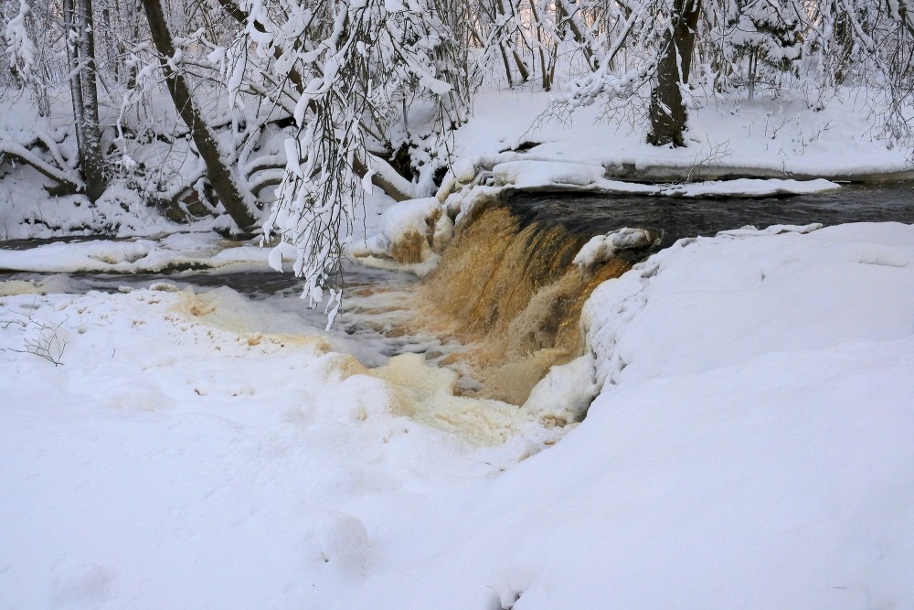 Ivande Lower Waterfall In Winter