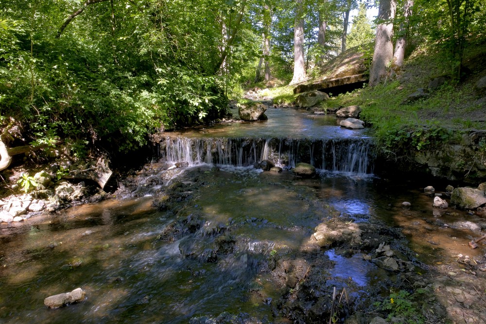 Skanstupīte Waterfall