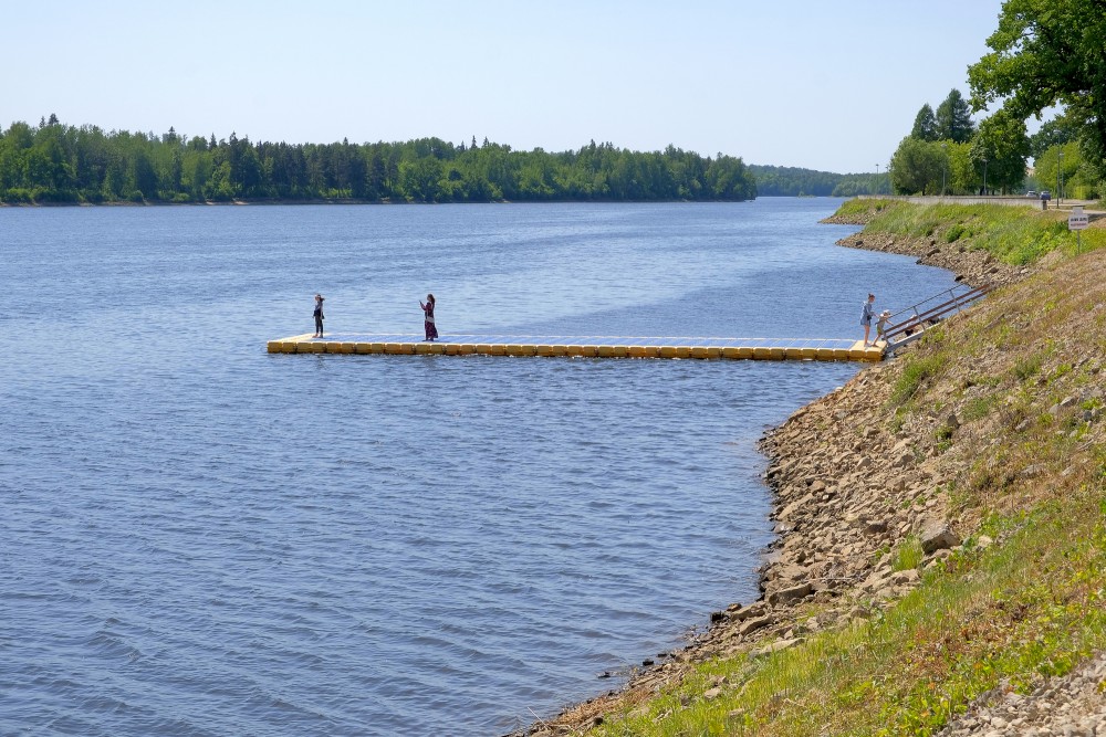 Daugava pie Pļavinām, laivu laipa