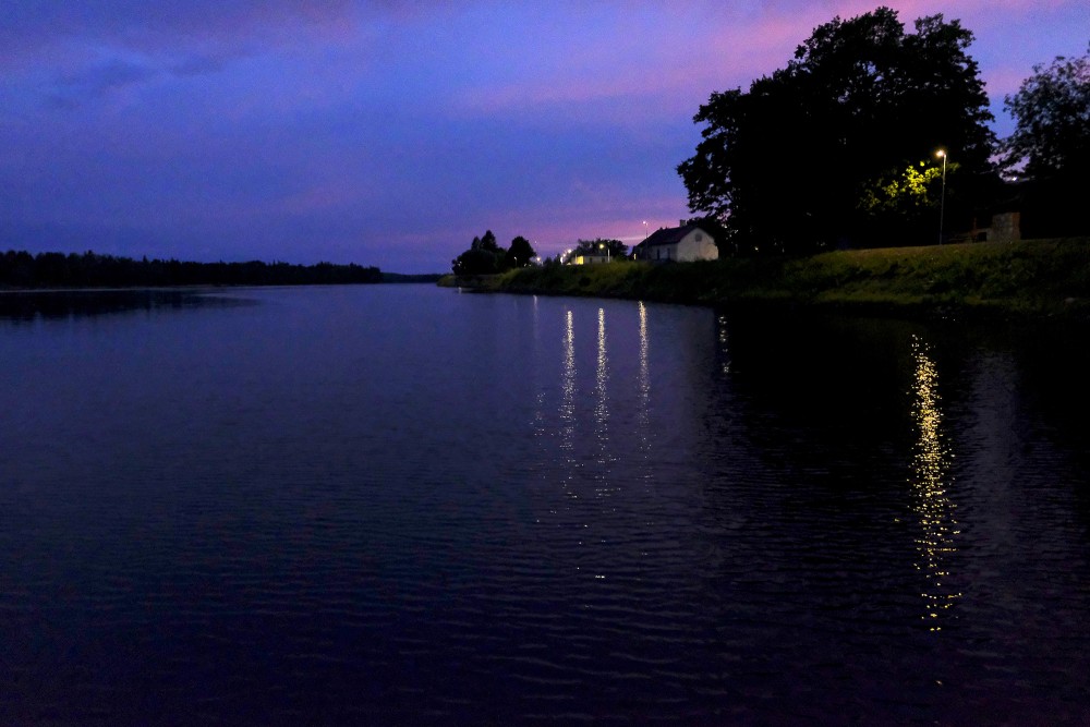 Daugava pie Pļaviņām naktī