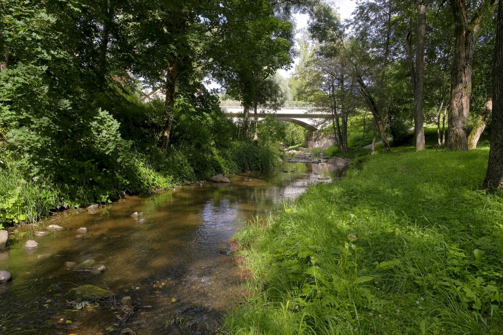 Raunas upe tek cauri Raunai Raunas upe tek cauri Raunai