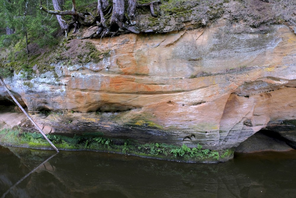 Lūrmaņi Cliffs