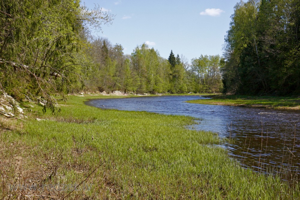 Ogres upe pie Glāzšķūņa