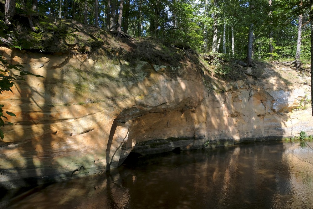 Lūrmaņi Cliffs, Roja River