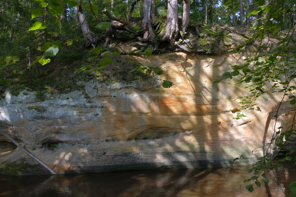 Lūrmaņi Cliffs (Lūrmaņi Outcrops)