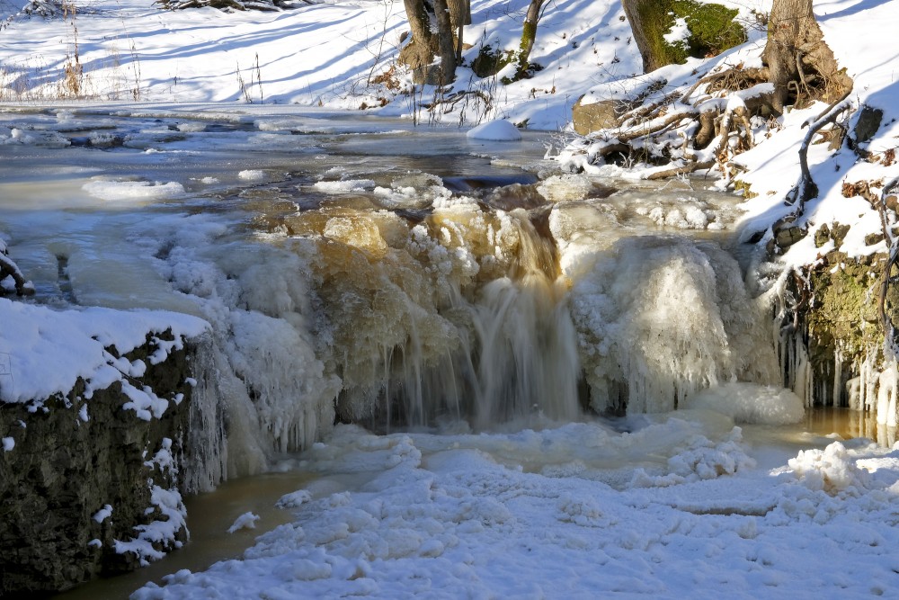 Frozen Ivande upper waterfall