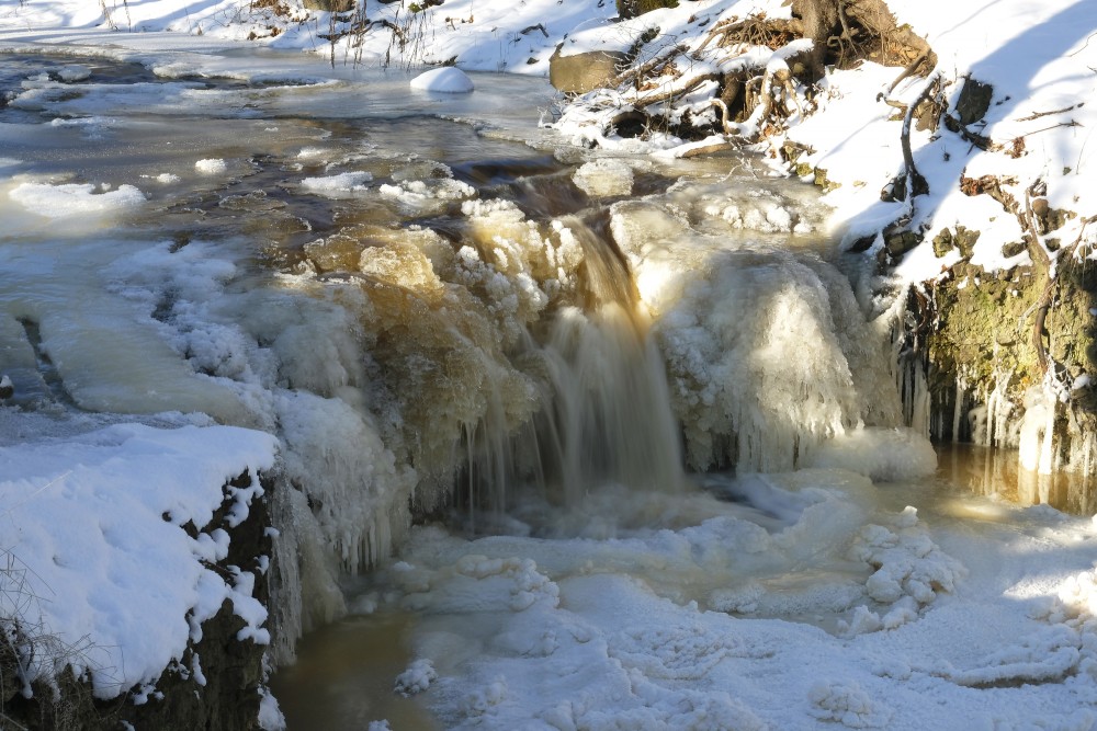 Frozen Ivande upper waterfall