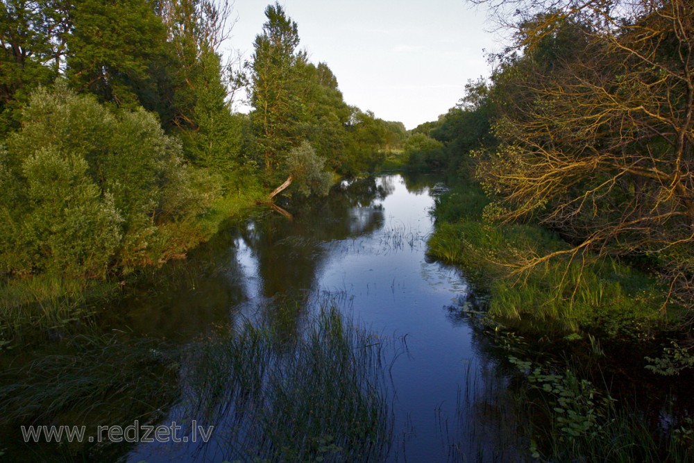 Dienvidsusējas upe Neretā