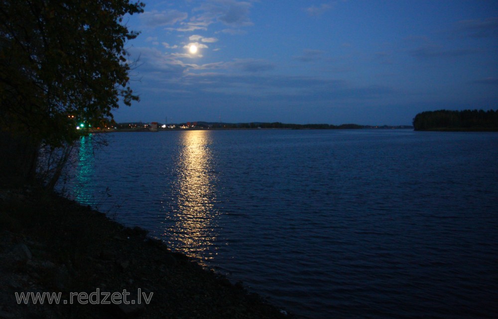 Naksnīgā Daugava