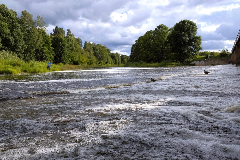 Ogres upe pie aizsprosta