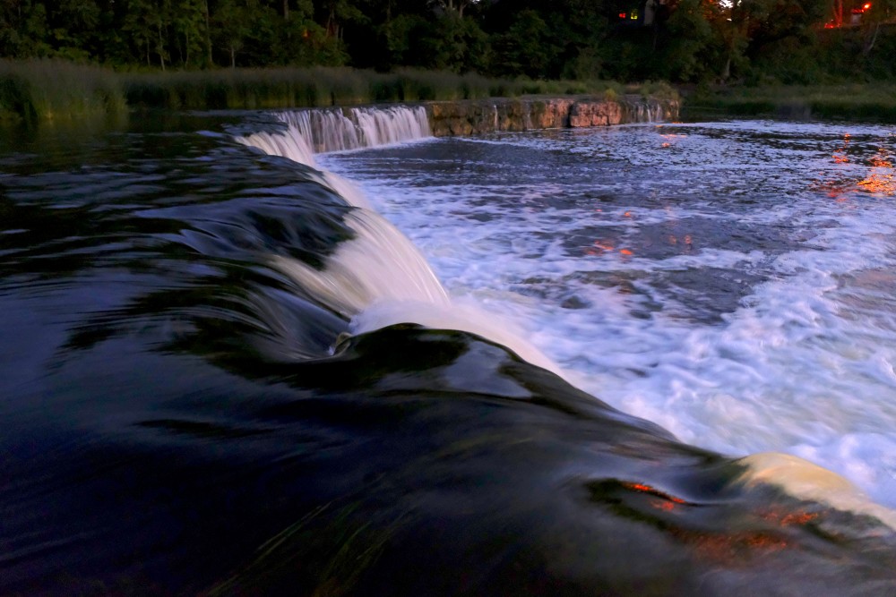 Venta Rapid at Night