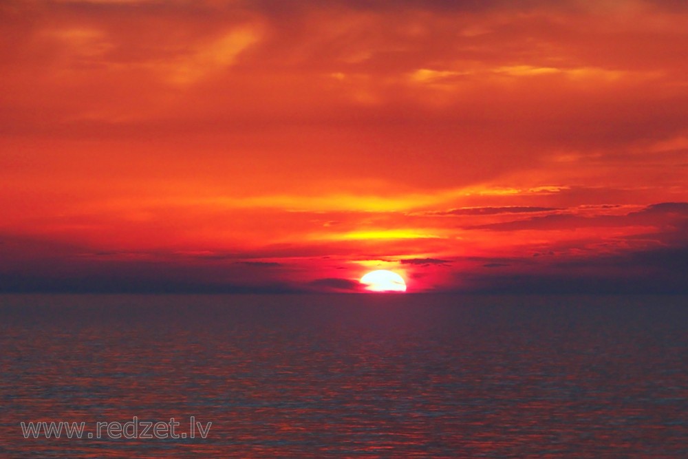 Sarkanīgais saulriets