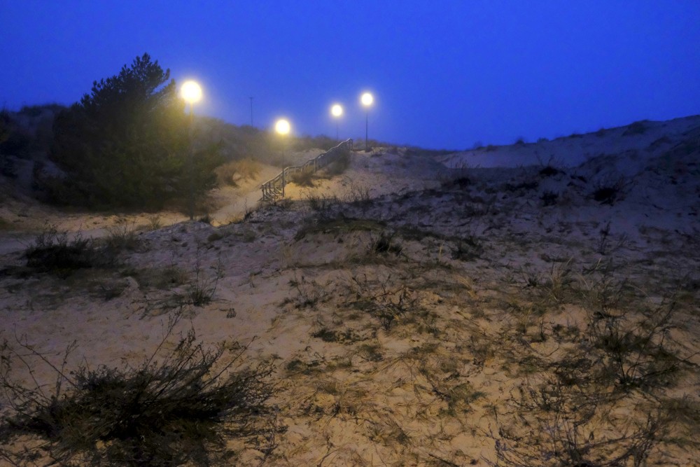 Ejot uz Ventspils pludmali
