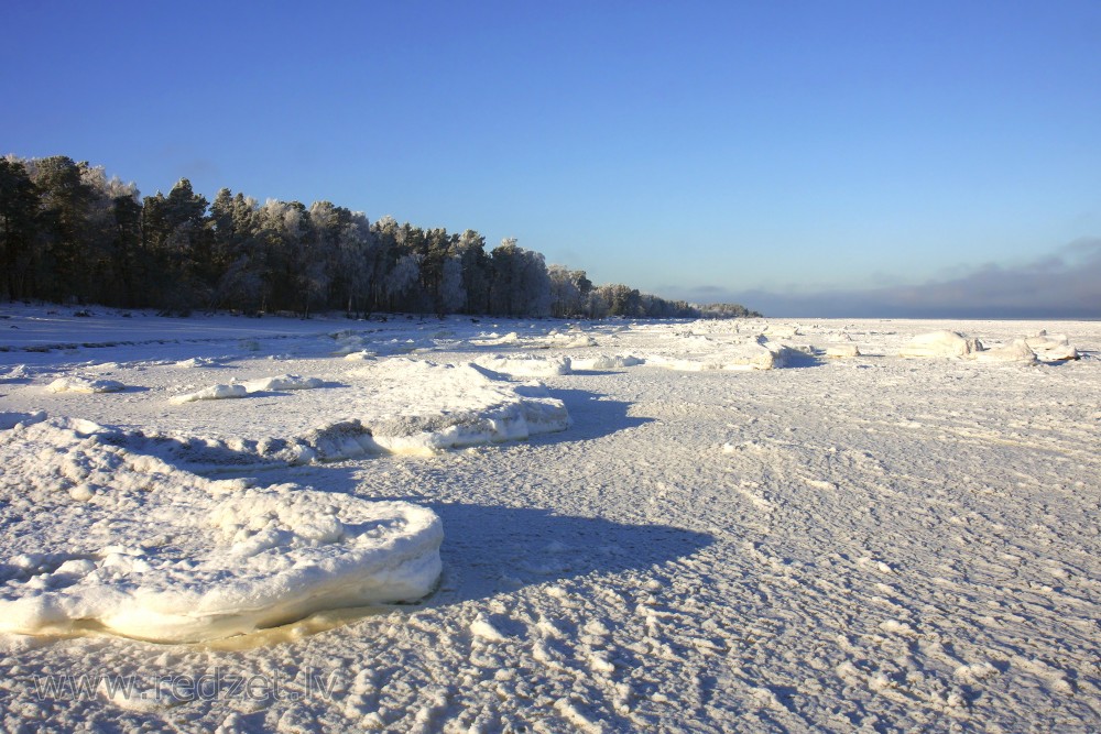 Rīgas jūras līča ziemas ainava