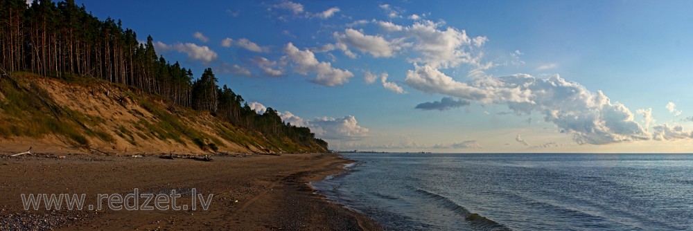 Staldzenes jūrmalas panorāma