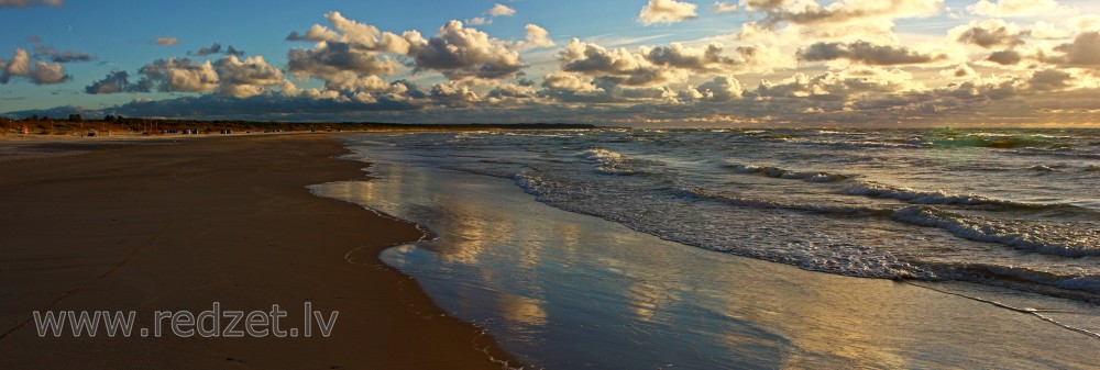 Ventspils pludmales panorāma rudenī