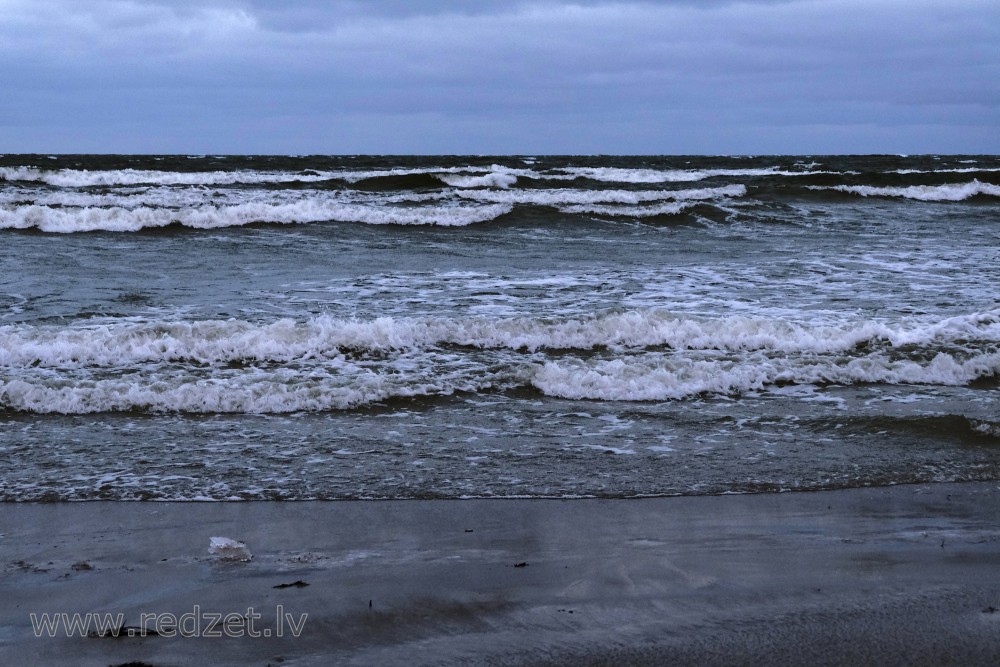 Vētraina februāra jūra