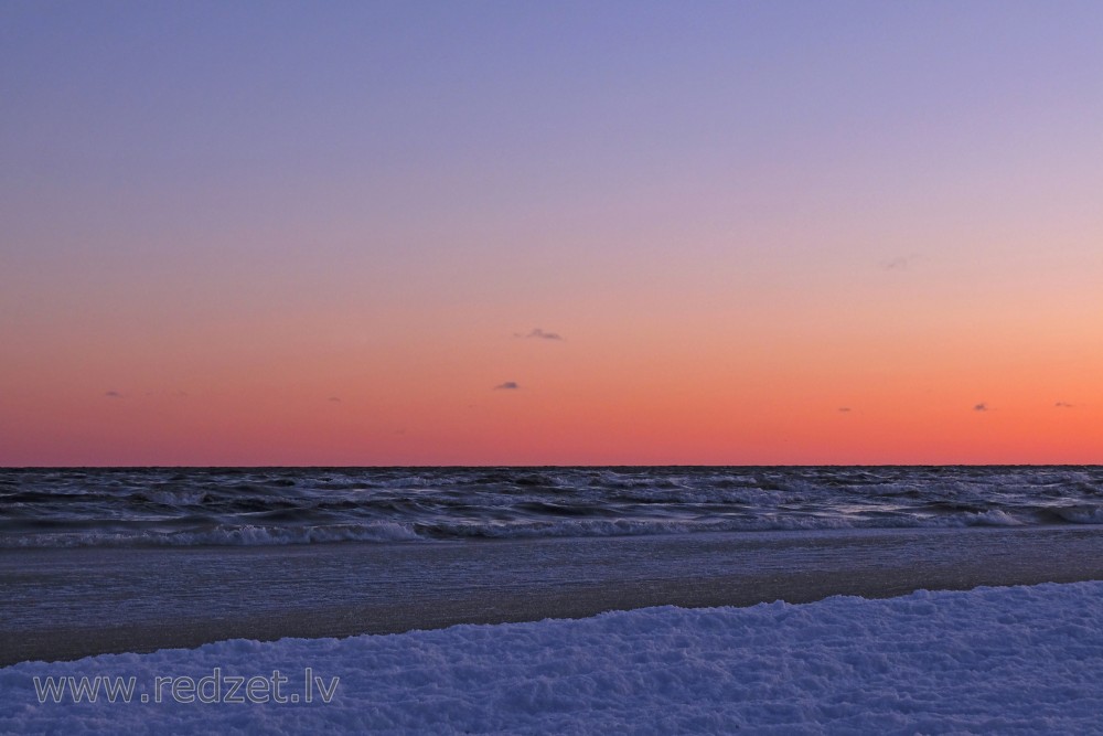 Sunrise Glow in Sea