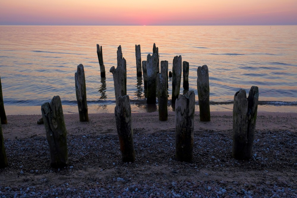 Steķi jūrā pēc saulrieta Steķi jūrā pēc saulrieta