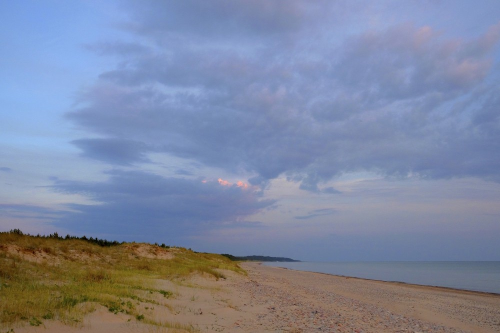 Kurzemes jūrmalas ainava vakara gaismā Kurzemes jūrmalas ainava vakara gaismā