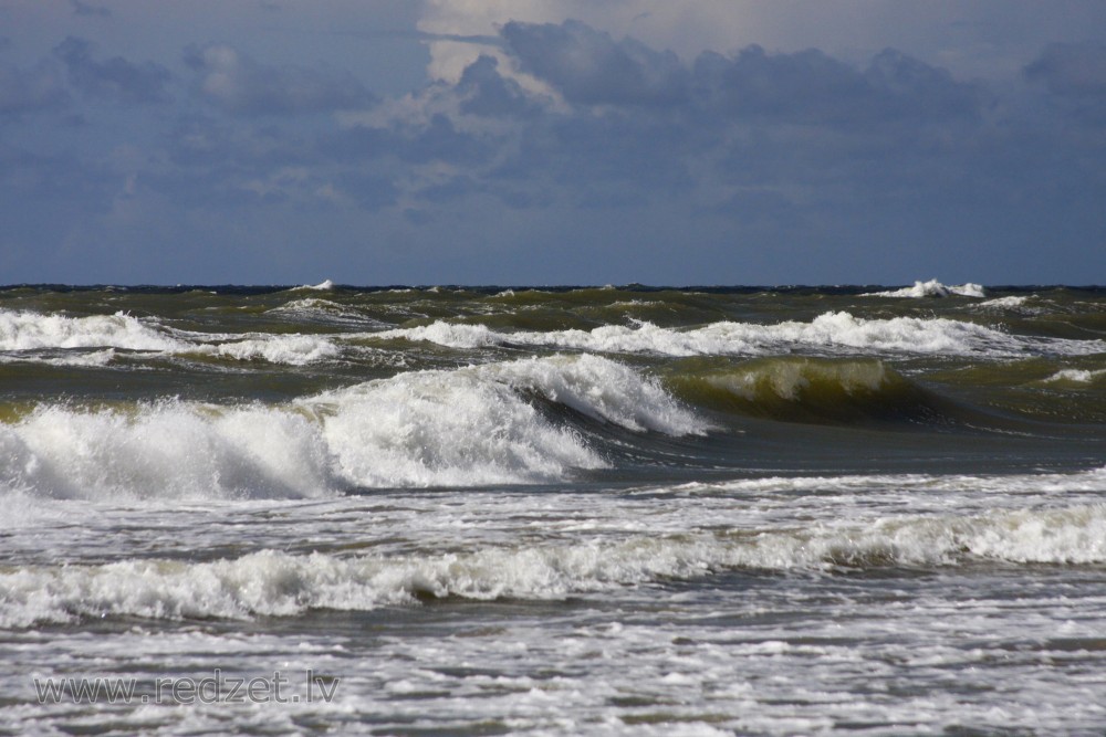 Viļņi Baltijas jūrā